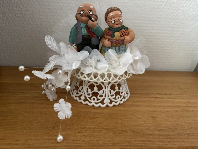 Bruidspaar senior 50 jaar op voetje luxe uitvoering verpakt, Ophalen of Verzenden, Nieuw, Versiering, Overige