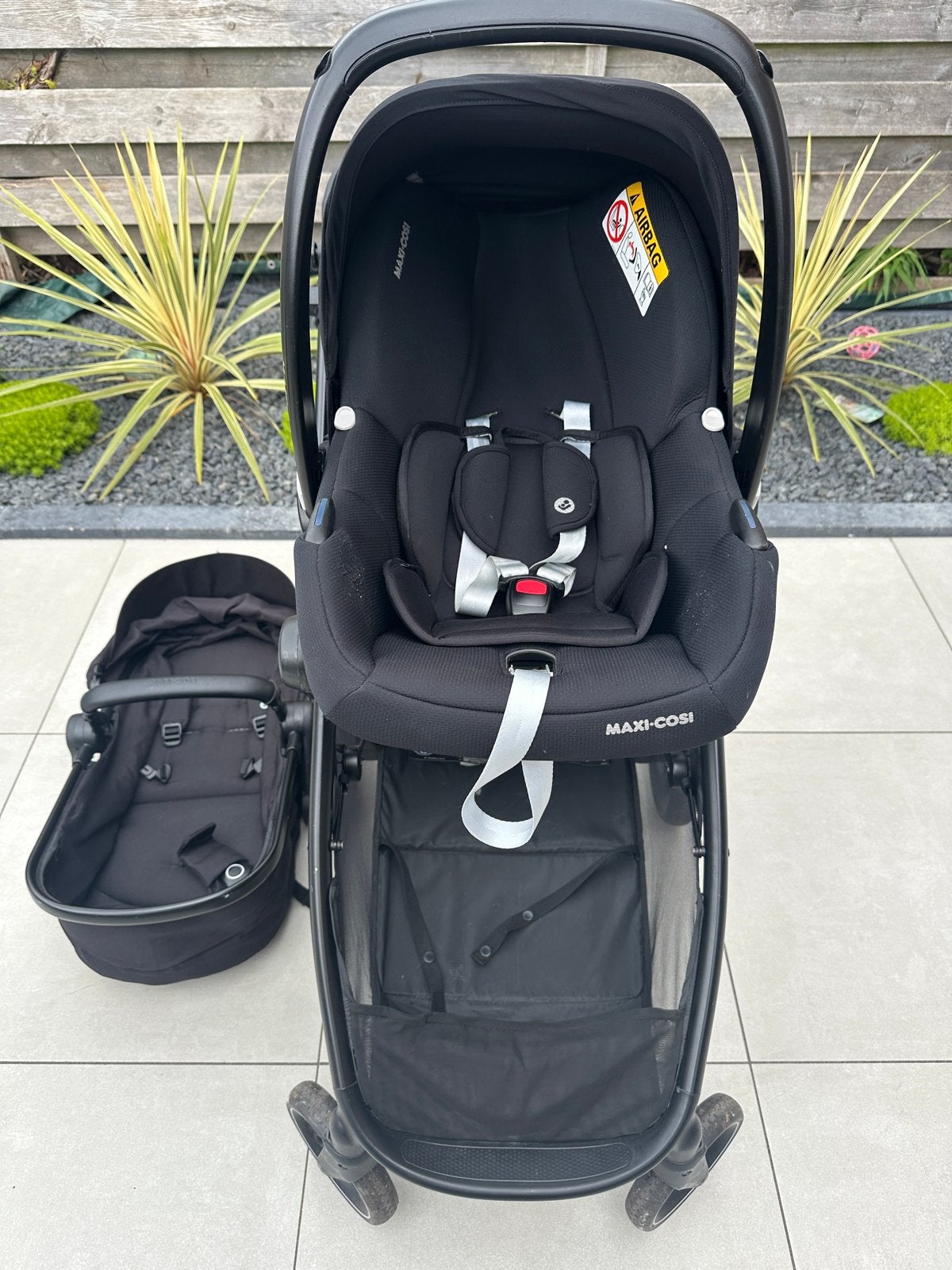 Maxi-Cosi zelia 3 met autostoeltje en adapters, Ophalen, Zo goed als nieuw, Combiwagen, Met autostoeltje