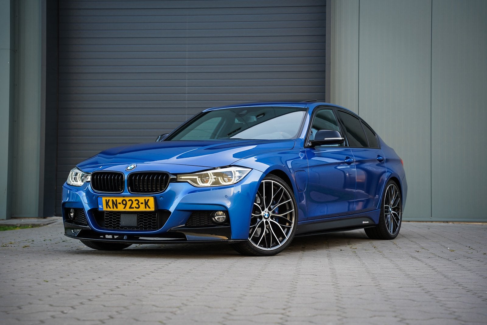 BMW 3-Serie 330e M-Sport | Performance Pakket | Panorama, Auto's, BMW, 1998 cc, Achterwielaandrijving, Zwart, Blauw