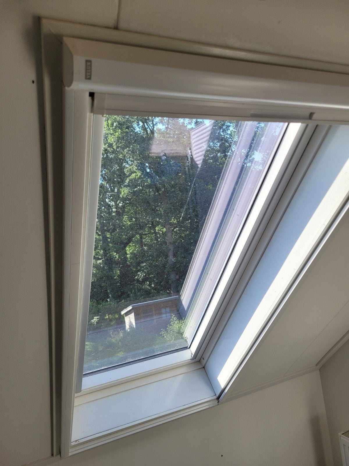 Velux Dakraam met verduisterend rolgordijn en insectenhor, Ophalen of Verzenden, Minder dan 80 cm, Dakraam, Dubbelglas