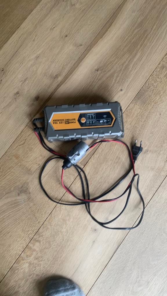 Powerline 12v 16a battery charger, Ophalen of Verzenden, Nieuw