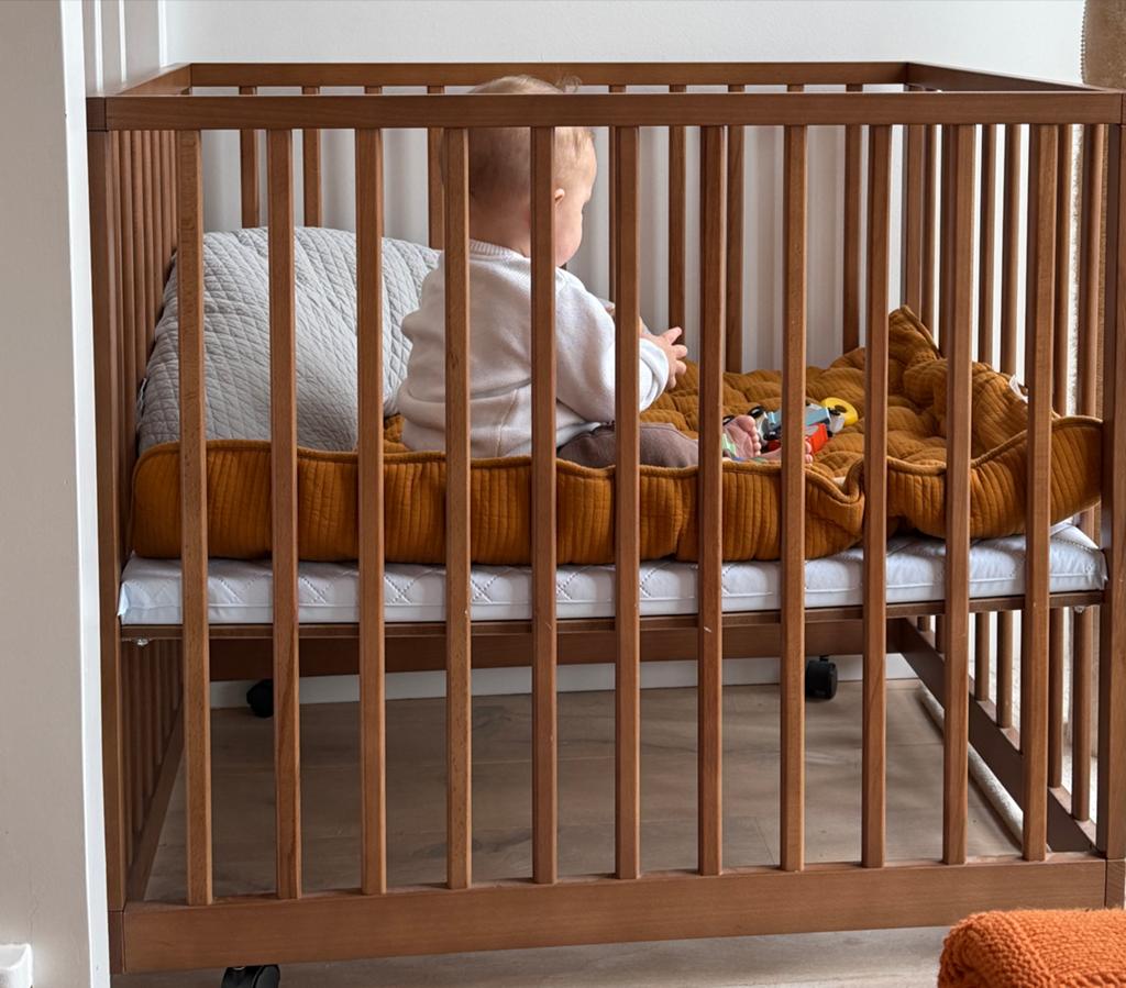 Quax Playpen Mori met matras - Hola BB, Ophalen, 70 tot 85 cm, Zo goed als nieuw, Minder dan 140 cm