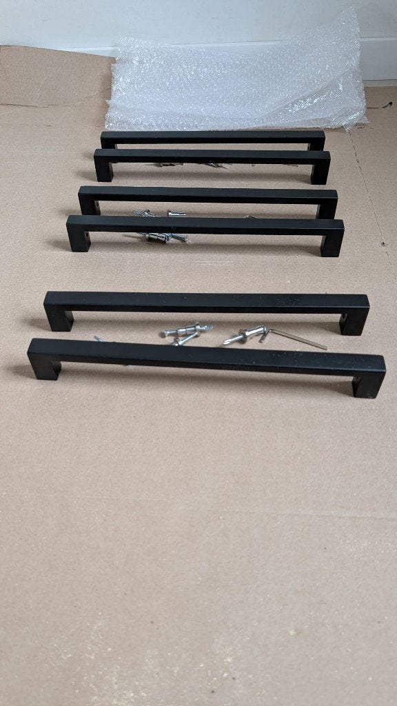 3x Set Skantrae Deurgreep Quadrate 28×300 Zwart