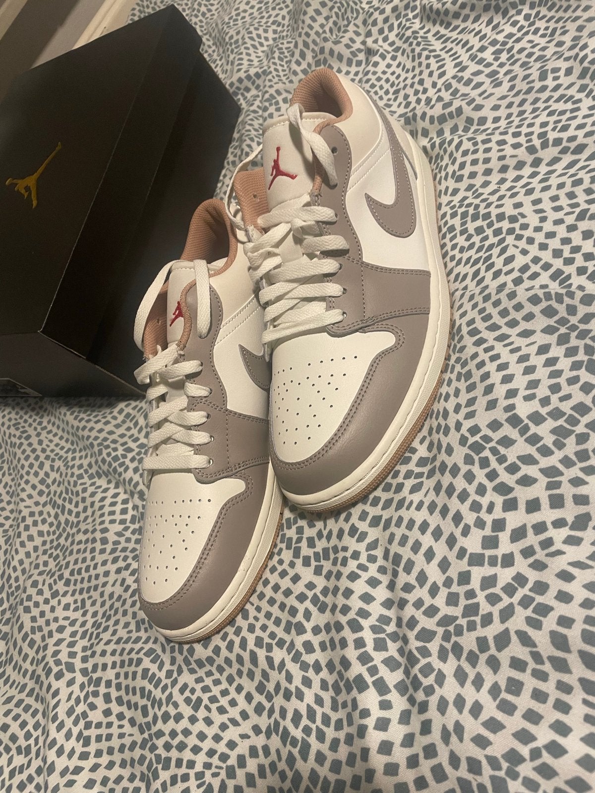 Nike Air Jordan 1 Low - Nieuw in doos, Kleding | Dames, Schoenen, Verzenden, Nieuw, Wit, Sneakers of Gympen