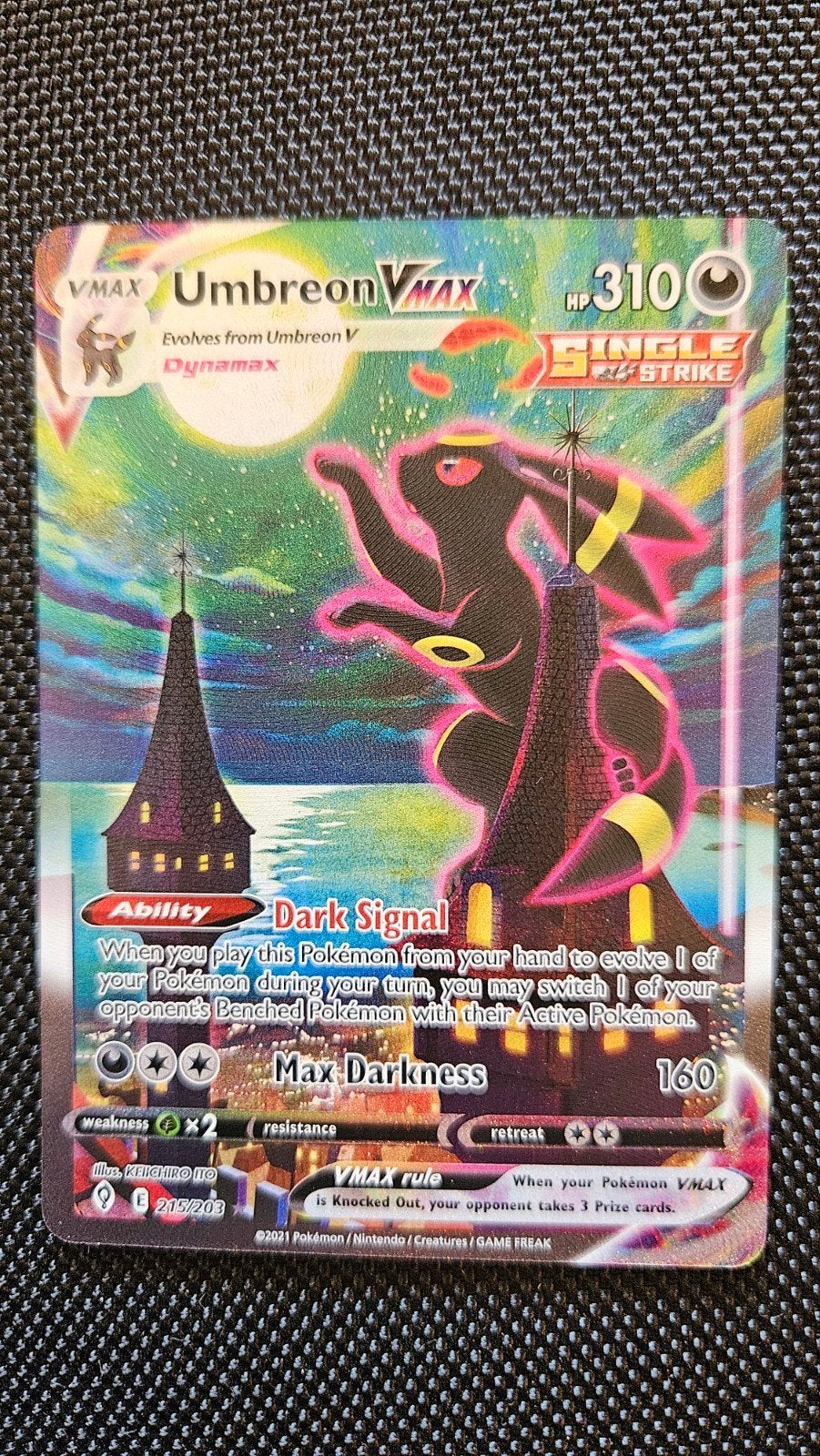 Umbreon vmax #215 alt art evolving skies, Hobby en Vrije tijd, Ophalen of Verzenden, Zo goed als nieuw
