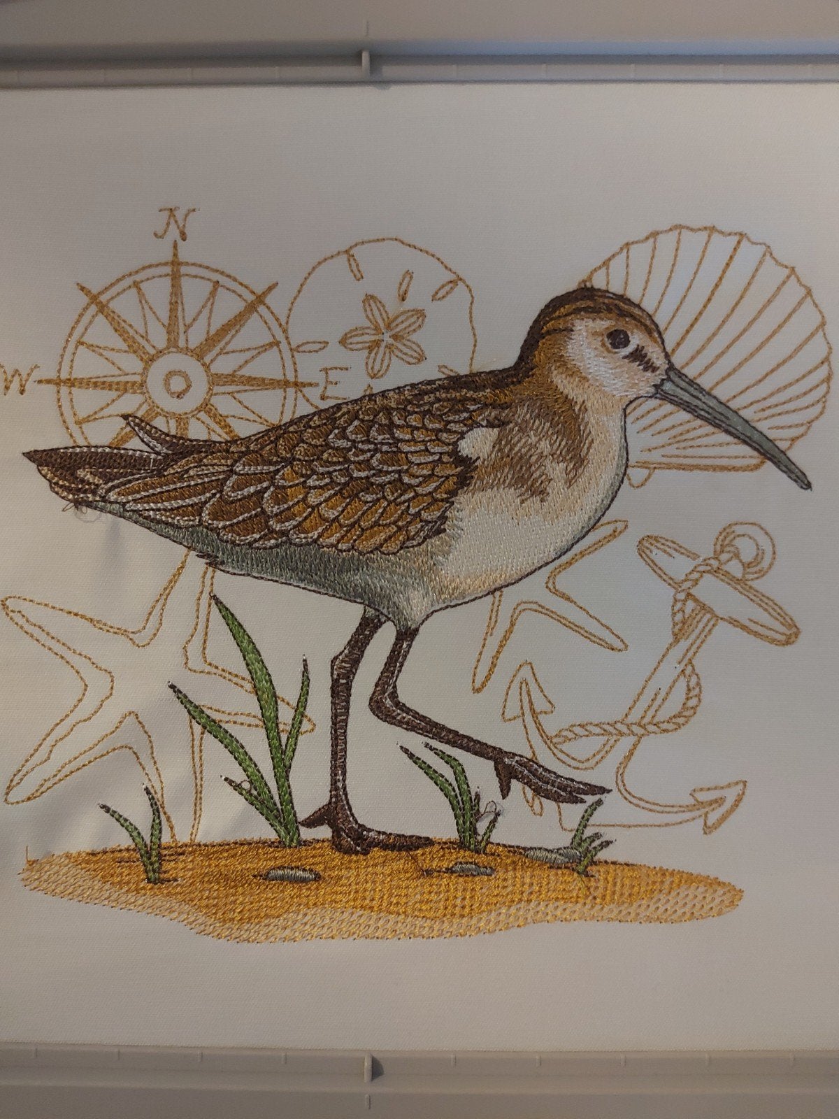 Een prachtige geborduurde zandloper vogel op een lapje stof, Ophalen of Verzenden, Nieuw