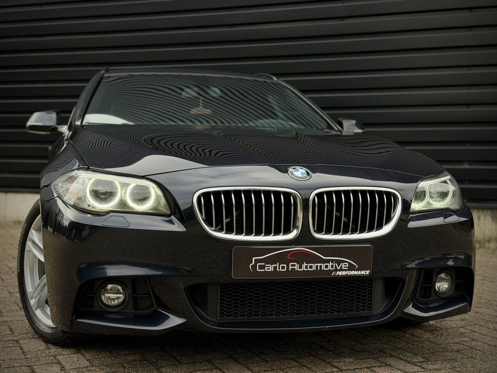 BMW 5 Serie Touring 520d M-SPORT VIRTUAL|COMFORT SEAT|HiFi|L, 2000 kg, Zwart, Diesel, Automatische klimaatregeling