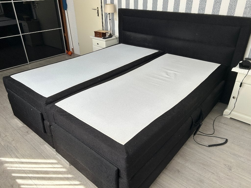 Elektrisch verstelbaar tweepersoons boxspring, Huis en Inrichting, Slaapkamer | Boxsprings, Ophalen, Gebruikt, Zwart, Tweepersoons