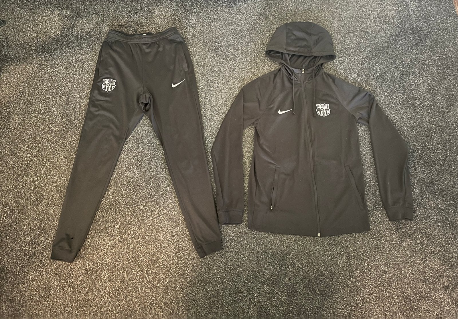 FC Barcelona Nike Trainingspak Maat S, Zwart, Nieuw, Ophalen of Verzenden, Voetbal