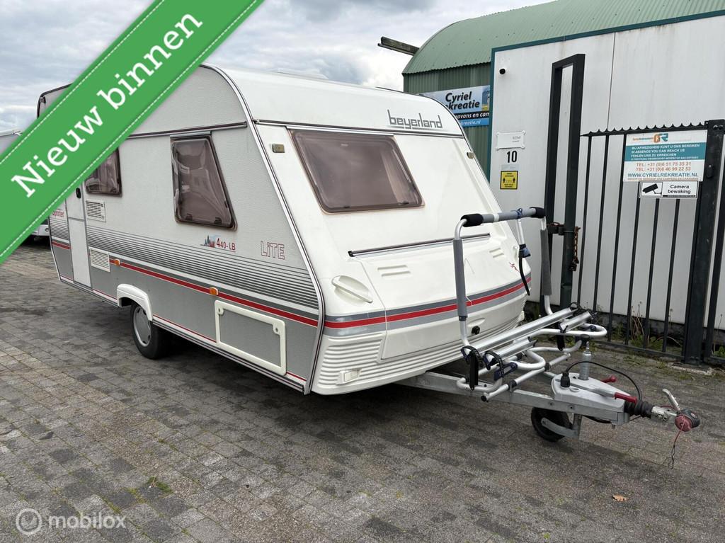 Beyerland 440 Lite met Luifel en Fietsenrek, Caravans en Kamperen, Aart kok adventure bv, Info@aartkok.nl, Bedrijf, 750 - 1000 kg