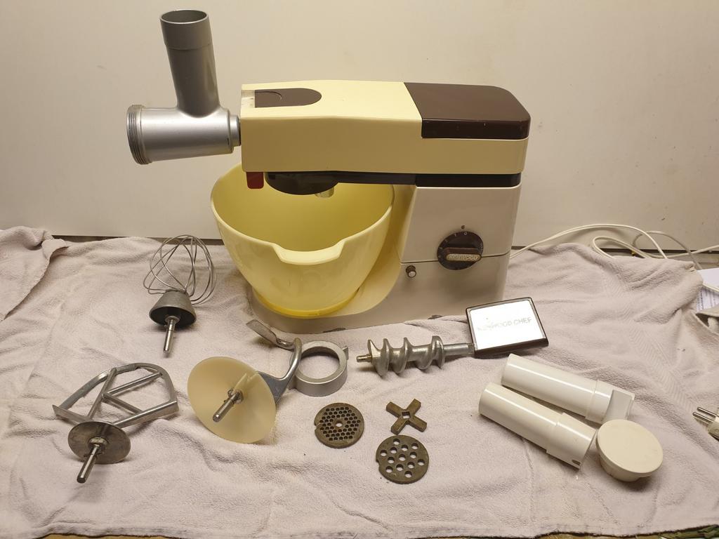Kenwood Chef keukenrobot A901, Witgoed en Apparatuur, Keukenmixers, 4 liter of meer, Ophalen, 3 snelheden of meer