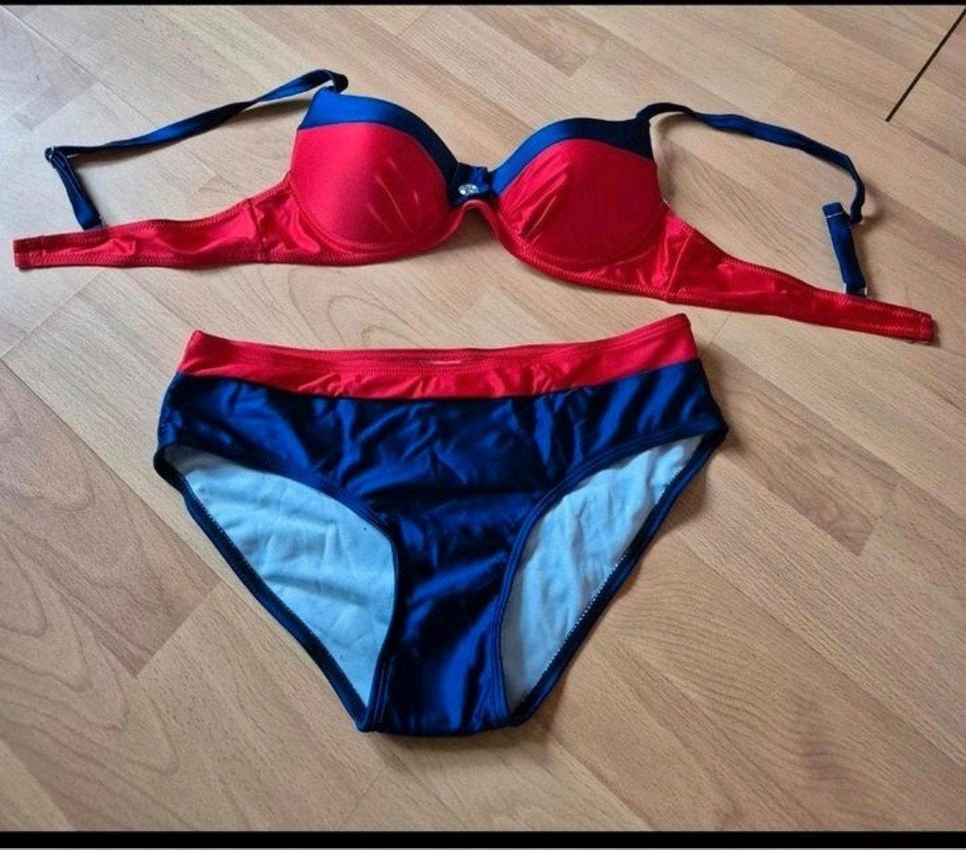 Nieuwe bikini blauw/rood maat M - Zomerklaar!, Kleding | Dames, Ophalen of Verzenden, Nieuw, Blauw, Bikini