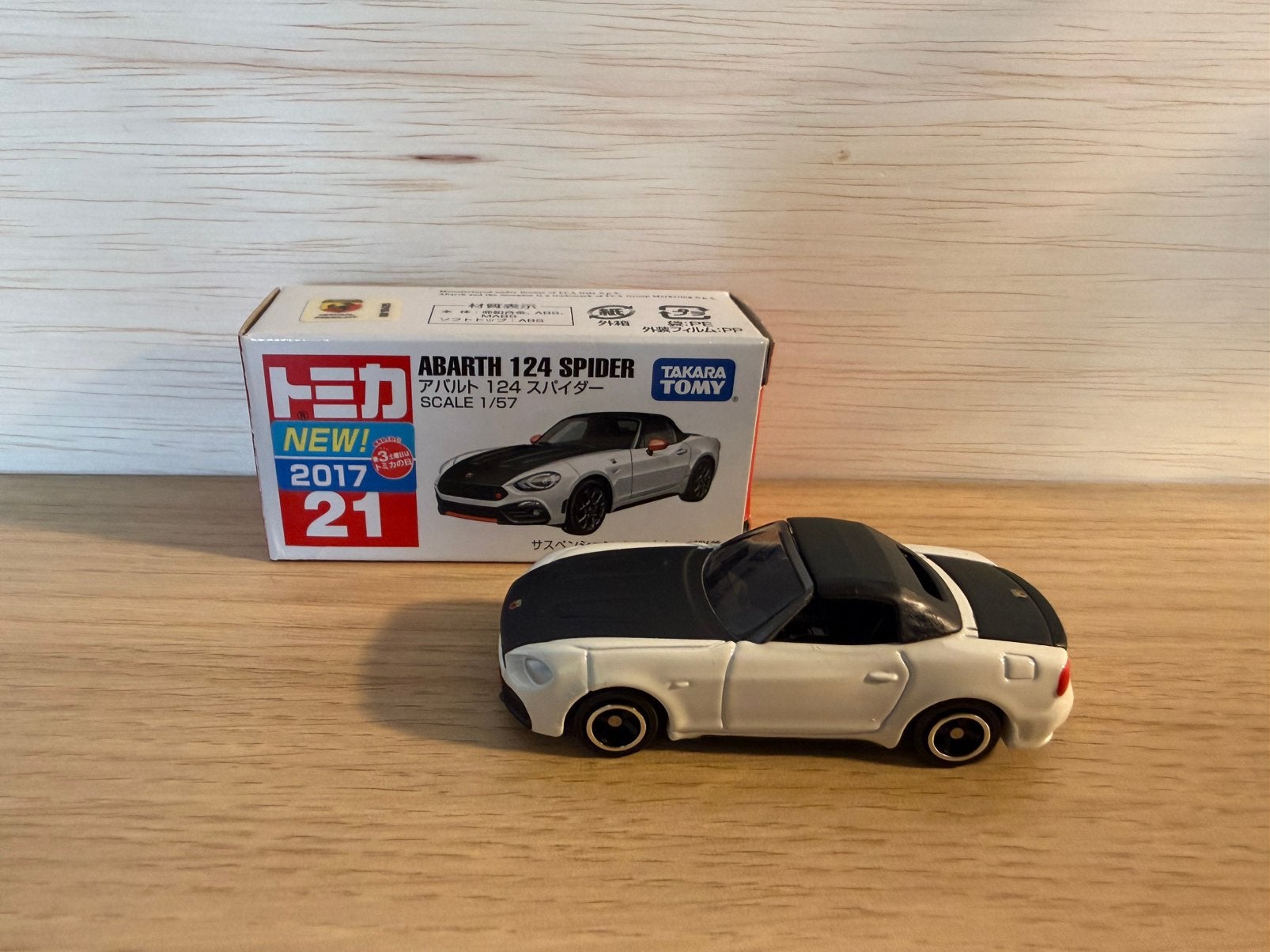 Tomica 21, Fiat 124 Spider Abarth, Ophalen of Verzenden, Zo goed als nieuw, Auto