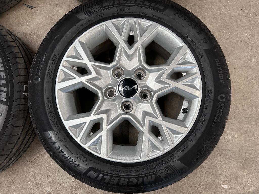 16 inch originele velgen + zomerbanden Kia CEED 52910-j7AA0, Gebruikt, 16 inch, Banden en Velgen, Personenwagen