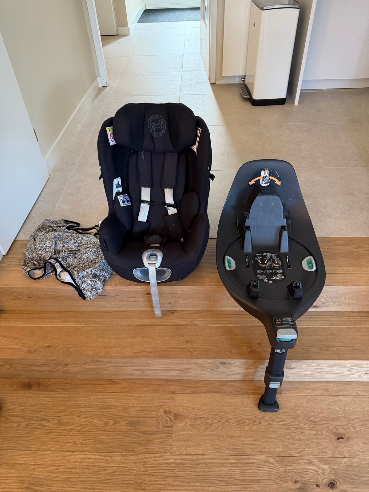 Cybex Sirona autostoel met base en beschermhoes, Overige merken, Gebruikt, 0 t/m 18 kg, Verstelbare rugleuning