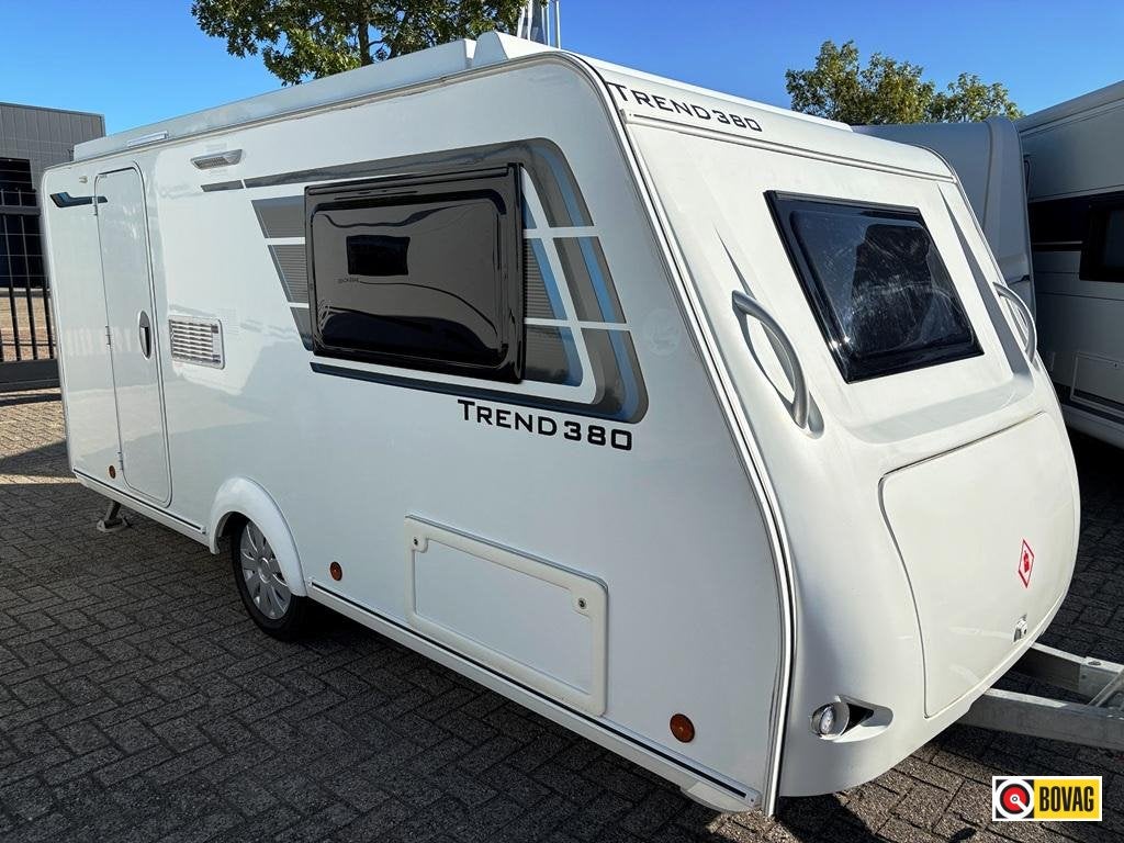 Trigano Trend 380, Caravans en Kamperen, Trigano, Kleine zit, Reservewiel, Dwarsbed