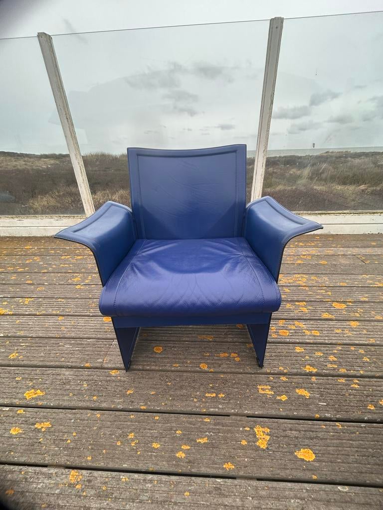 2x Mateo Grassi design stoelen - blauw leer, Ophalen, Gebruikt, 50 tot 75 cm, Leer