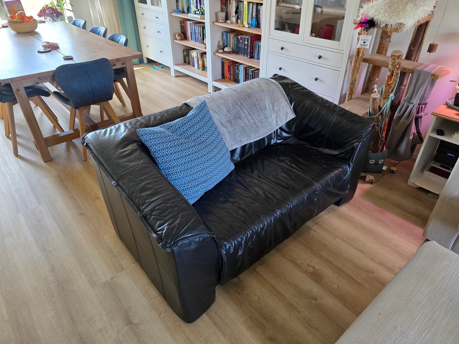 Zwarte leren tweepersoonsbank, Ophalen, Modern, Comfortabel, Gebruikt, 150 tot 200 cm