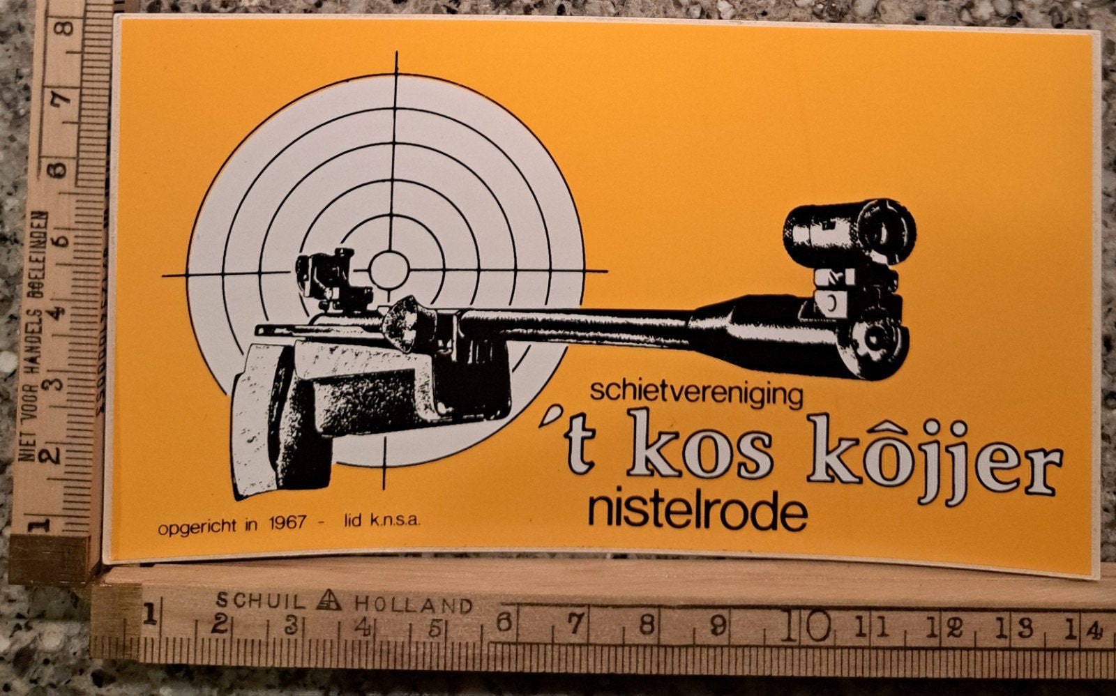 Vintage sticker schietvereniging T Kos Kojjer Nistelrode, Ophalen of Verzenden, Zo goed als nieuw, Bedrijf of Vereniging