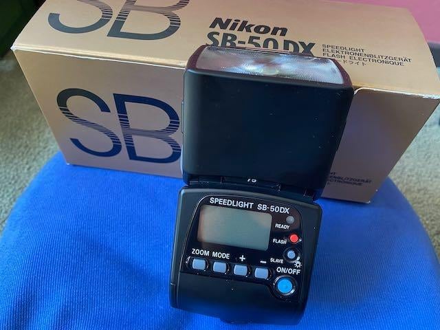 NIKON Speedlight SB-50DX Flitser, Ophalen of Verzenden, Zo goed als nieuw, Nikon, Kantelbaar