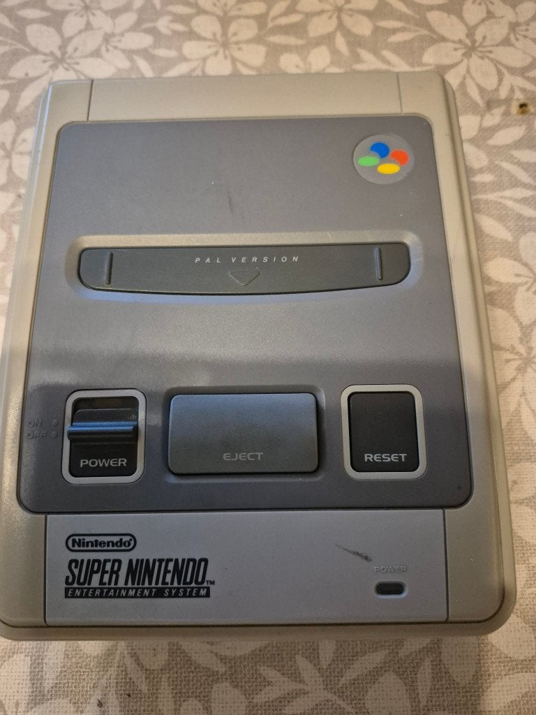 Te koop super nintendo met 5 spellen er bij, Spelcomputers en Games, Ophalen of Verzenden, Gebruikt, Met 2 controllers, Met games
