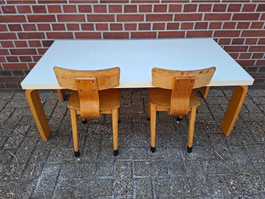Kindertafel met 2 stoeltjes, Kinderen en Baby's, Ophalen, Gebruikt, Tafel(s) en Stoel(en)