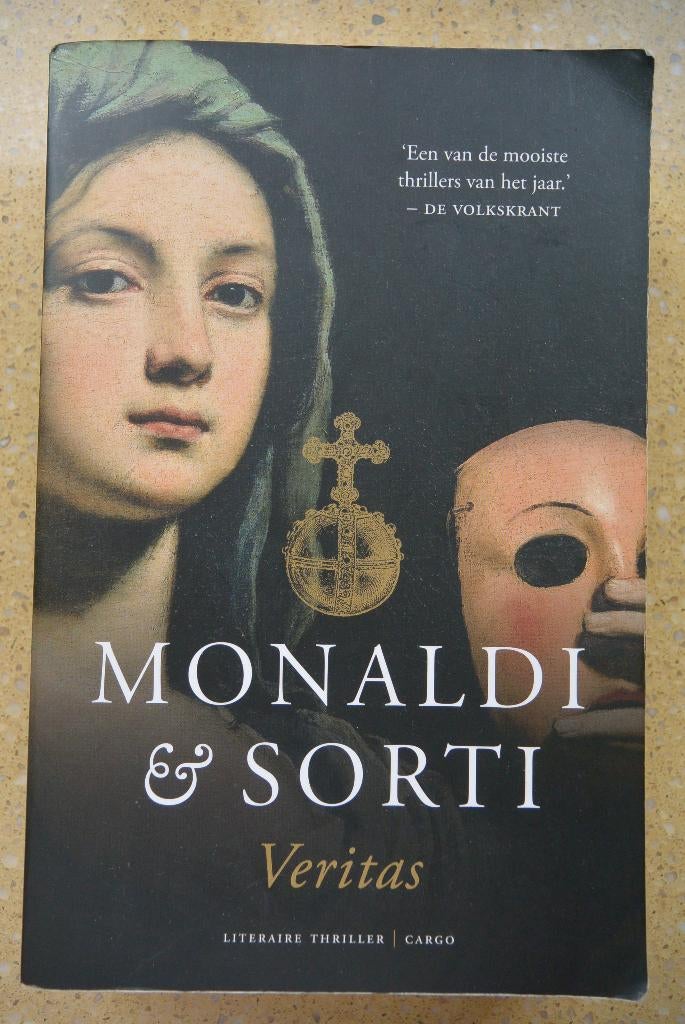 Veritas Monaldi & Sorti Thriller, Boeken, Gelezen, Europa overig, Ophalen of Verzenden, Monaldi & Sorti