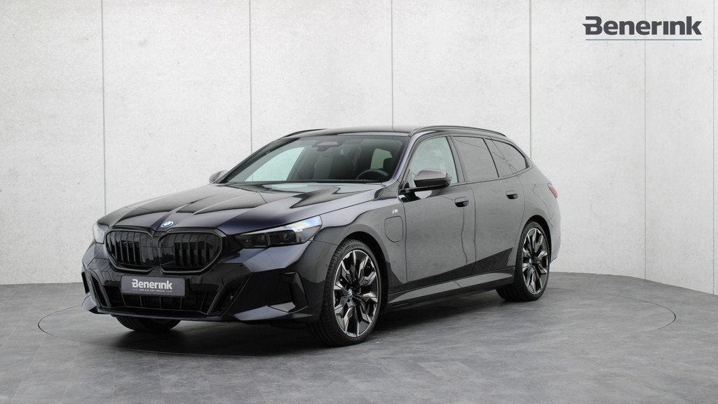 BMW 5 Serie Touring 530e xDrive M-Sport Pro | Stoelventilati, Zwart, 4 cilinders, Zwart, Vierwielaandrijving