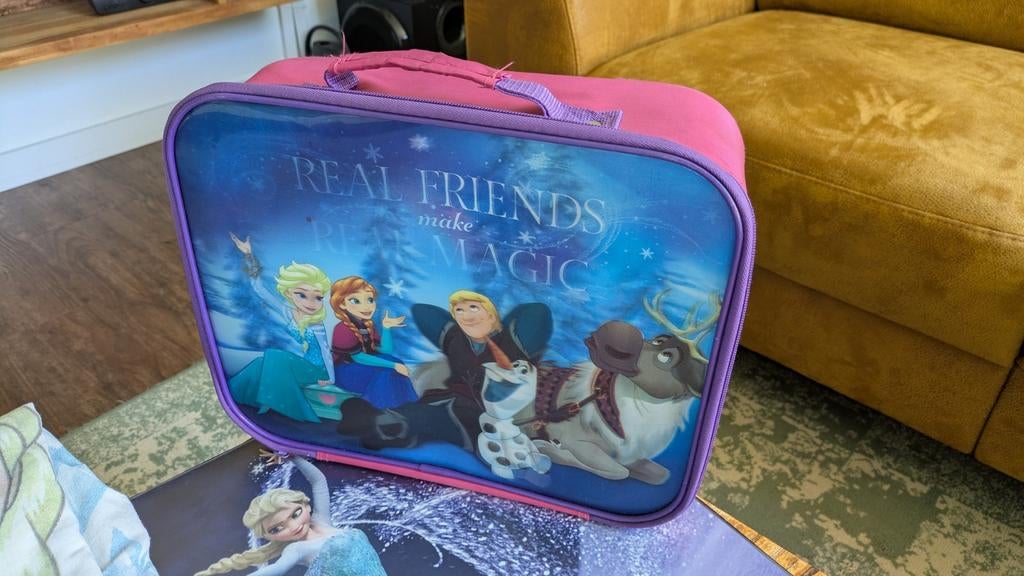 Roze koffer met Frozen-opdruk, Gebruikt, Minder dan 50 cm, Ophalen of Verzenden, Minder dan 35 cm