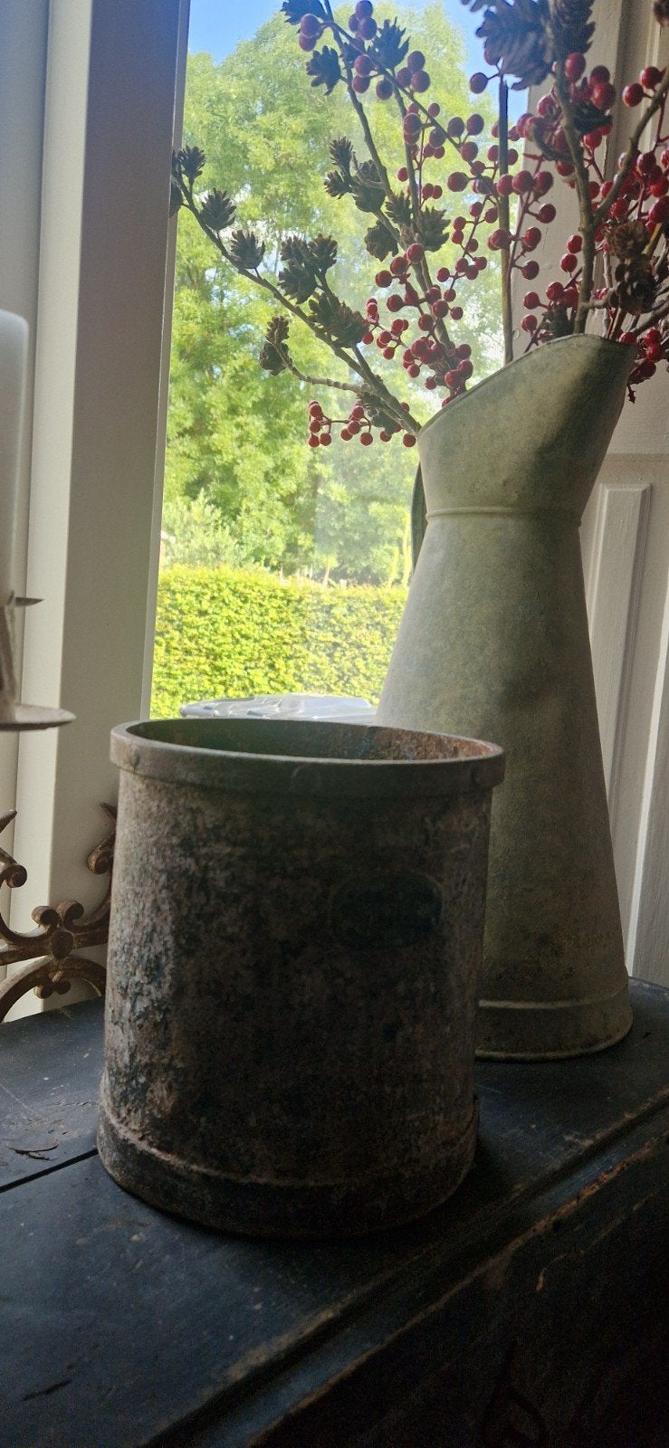 Oud spintvat~oud emmertje~gietijzeren ton~sleets blauwe bak, Ophalen of Verzenden