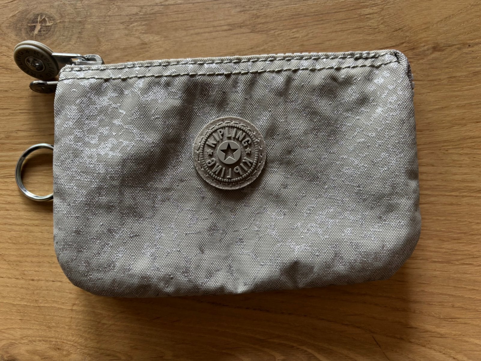 Kipling portemonnee / zilvergrijs met een motiefje, Ophalen of Verzenden, Zo goed als nieuw