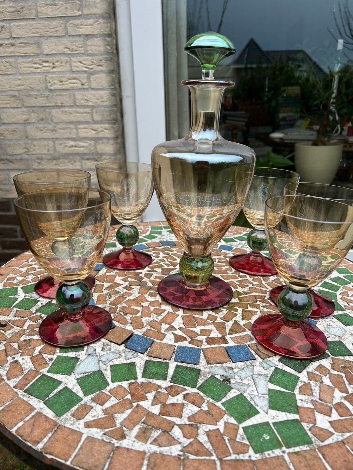 Beschrijving	Vintage rusische set karaf en 6 glazen op voet, Glas of Glazen, Ophalen of Verzenden, Overige stijlen, Glas