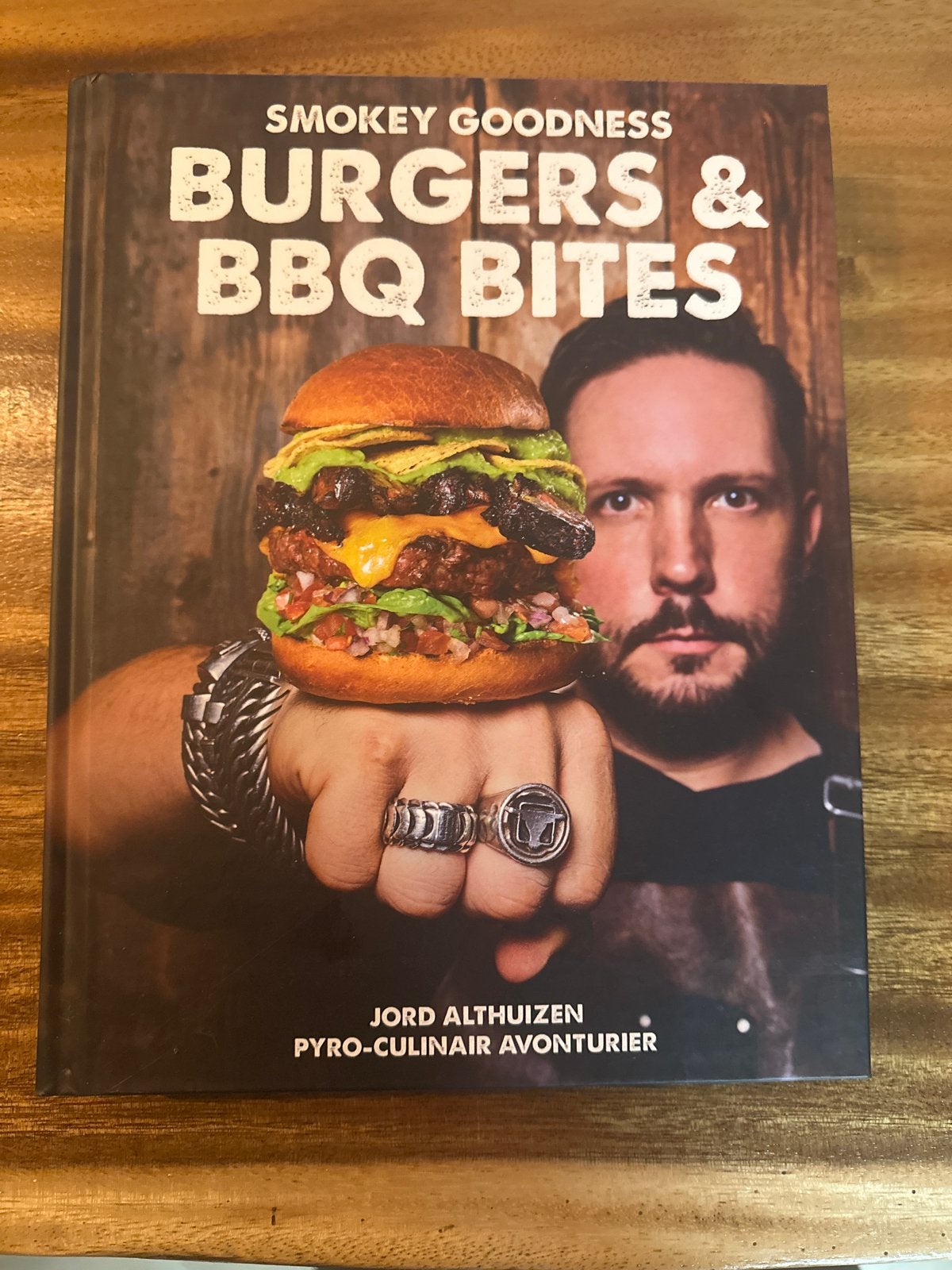 Smokey Goodness Burgers & BBQ Bites - J. Althuizen, Ophalen of Verzenden, Zo goed als nieuw, Overige gebieden, Hoofdgerechten