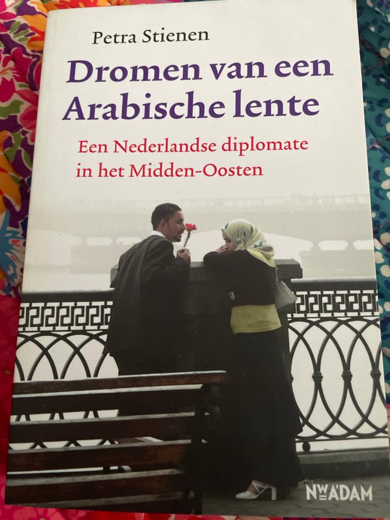 Dromen van een Arabische lente - Petra Stienen, Ophalen of Verzenden, Zo goed als nieuw, Nederland