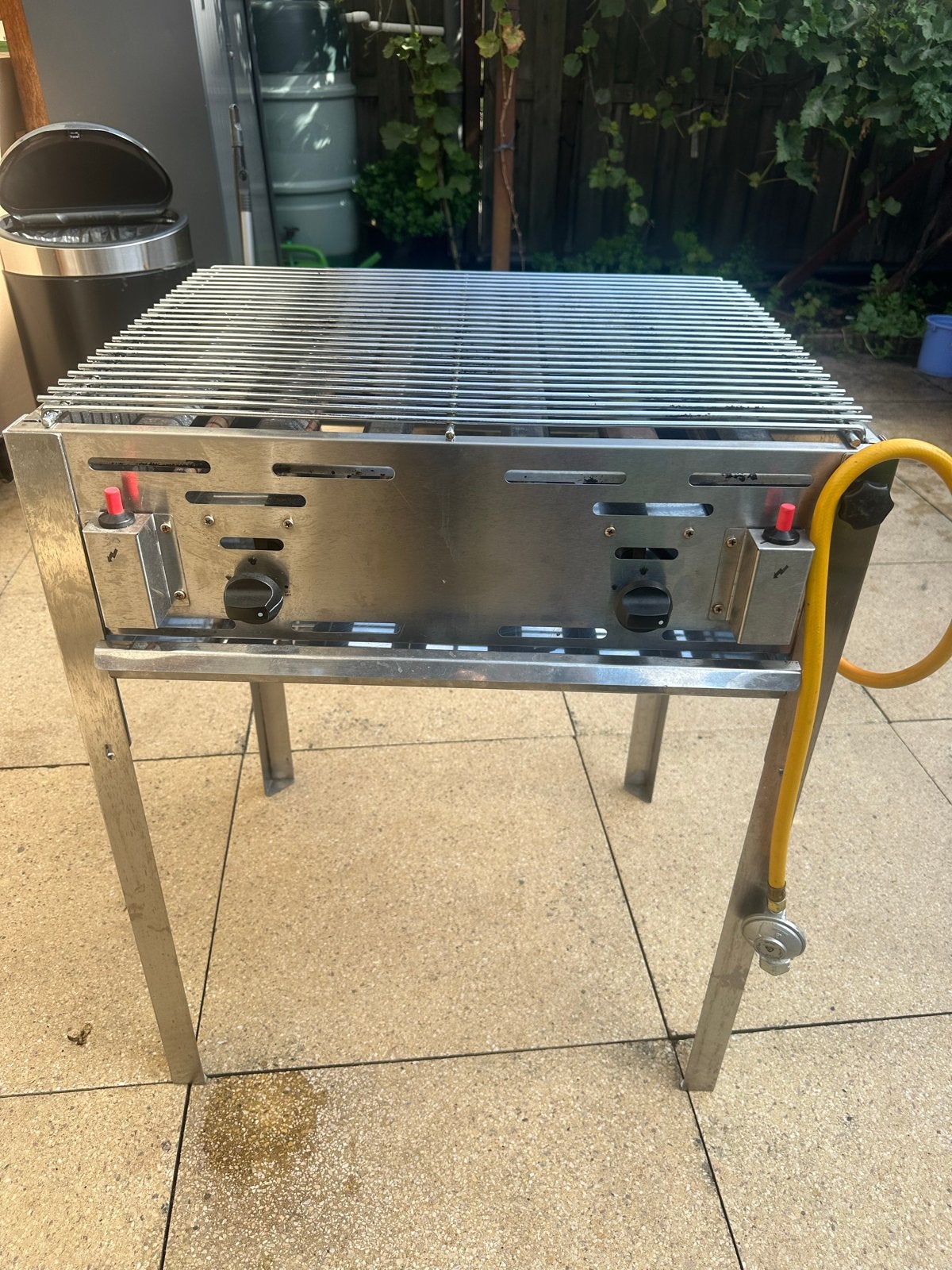 Hendi Grill-Master Maxi Gasbarbecue, Ophalen, Gebruikt
