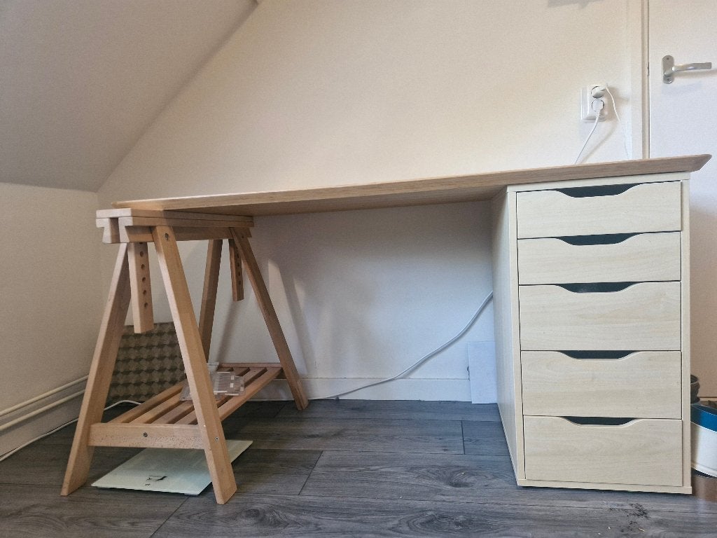 Bureau met schragen en ladekast - IKEA Berouw, Ophalen, Scandinavisch, Zo goed als nieuw, IKEA