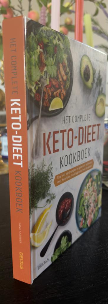 Het Complete Keto Dieet Kookboek - Jane Faerber, Ophalen of Verzenden, Zo goed als nieuw, Hoofdgerechten, Gezond koken