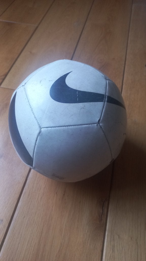 Nike Pitch Voetbal Wit Zwart, Sport en Fitness, Voetbal, Maat XS of kleiner, Ophalen of Verzenden, Gebruikt, Bal