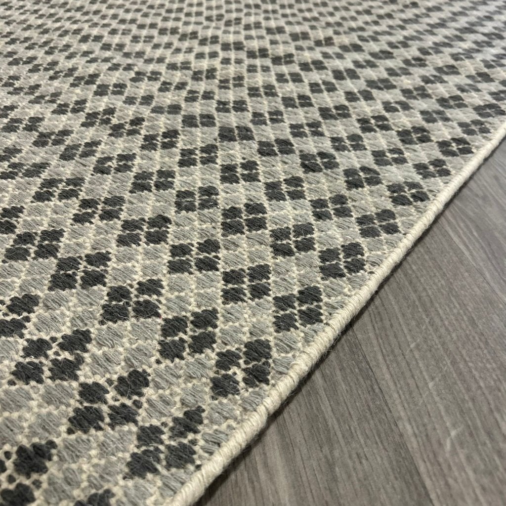 Leolux Pode Mackay Liath Vloerkleed - 200x300cm, Huis en Inrichting, Stoffering | Tapijten en Kleden, Leolux, Leolux, 200 cm of meer