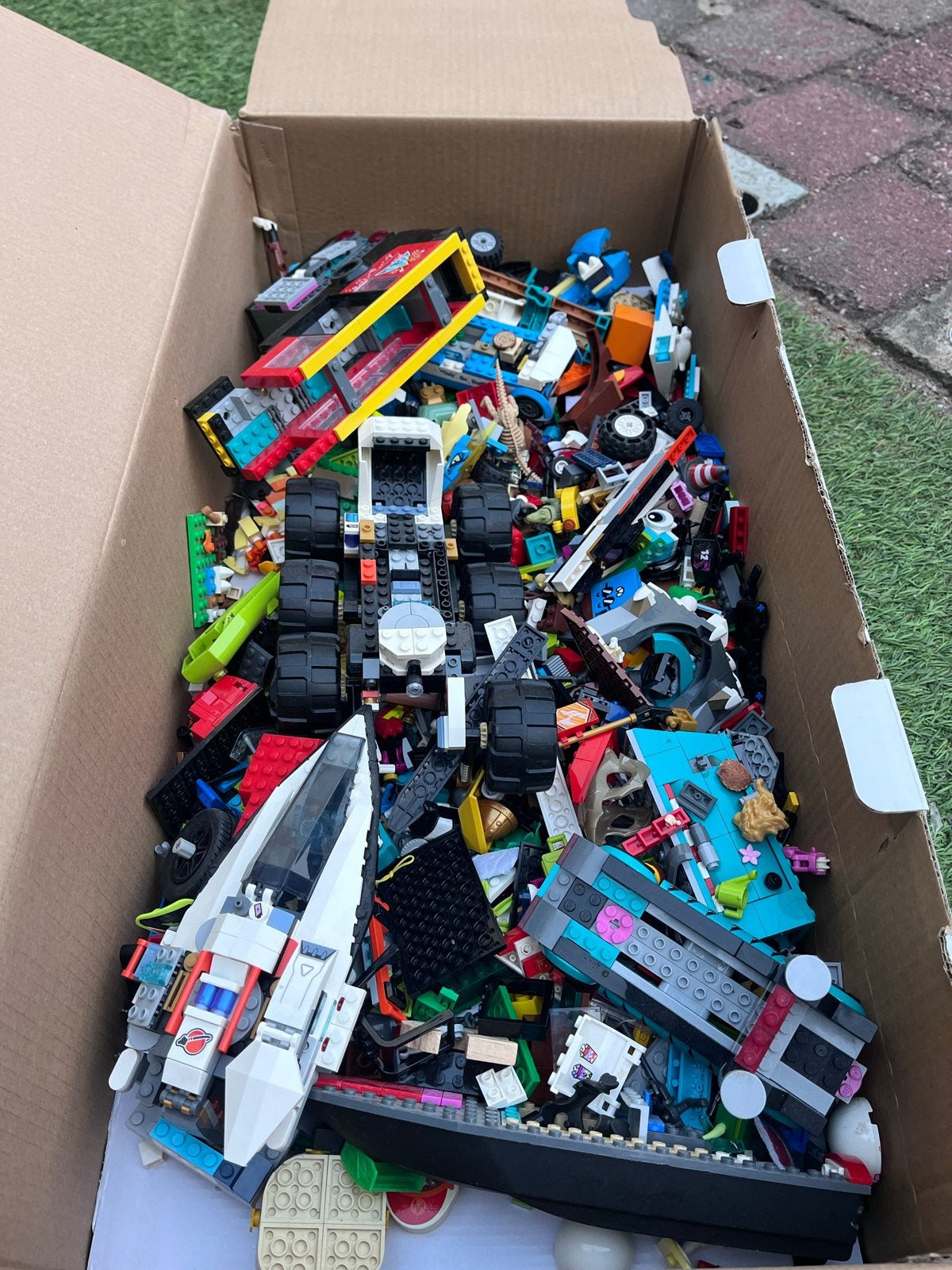 Grote doos ongesorteerde Lego stenen - zelf bouwen, Gebruikt, Inclusief extra onderdelen, Lego, Ophalen of Verzenden