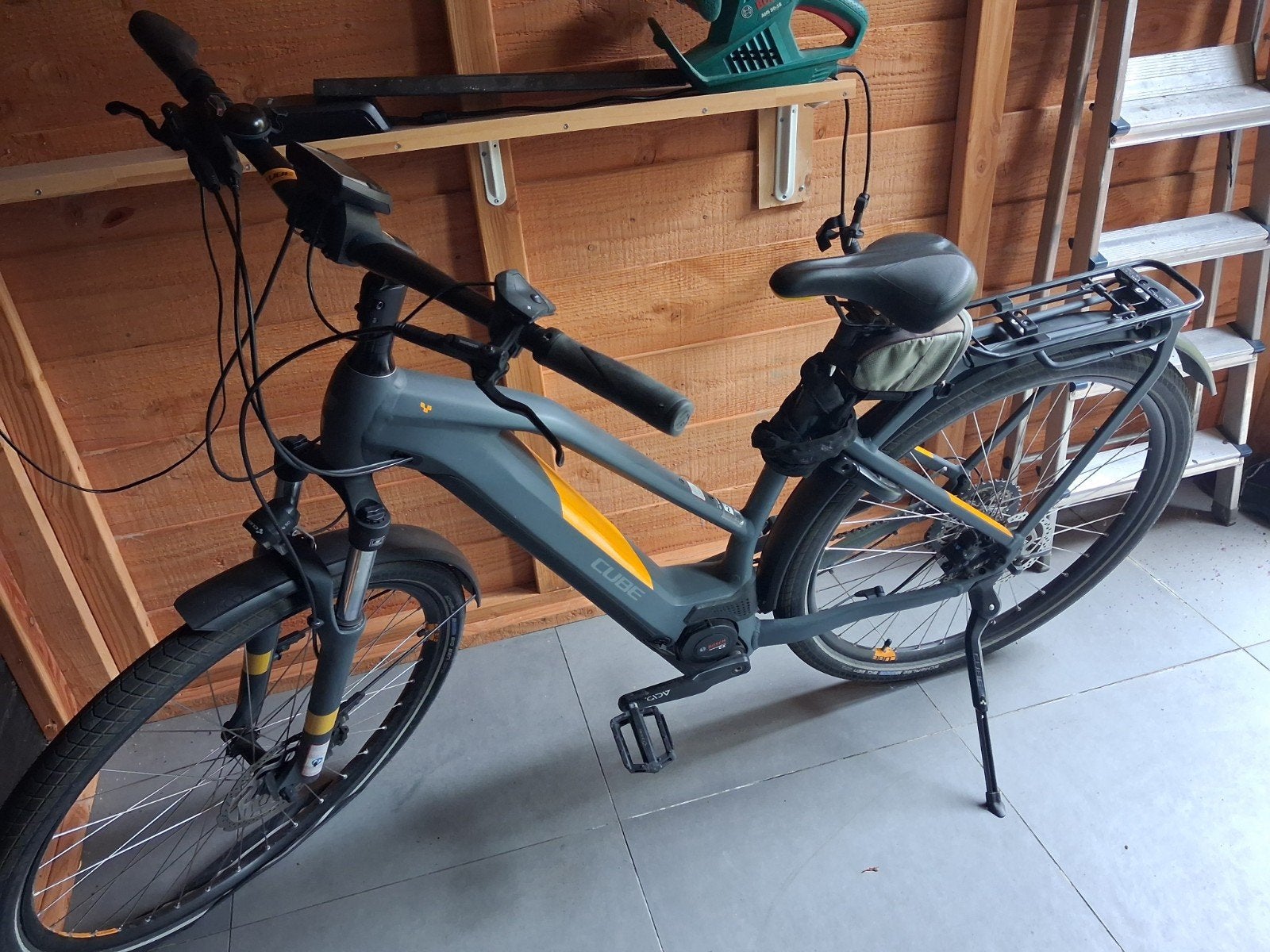 Cube elektrische fiets - zgan, Fietsen en Brommers, Elektrische fietsen, Ophalen, Zo goed als nieuw, Cube