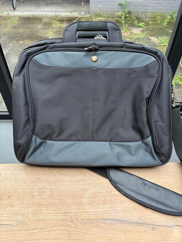 Laptop tas, Computers en Software, Laptoptassen, Ophalen, Schouderband, Zo goed als nieuw, Targus