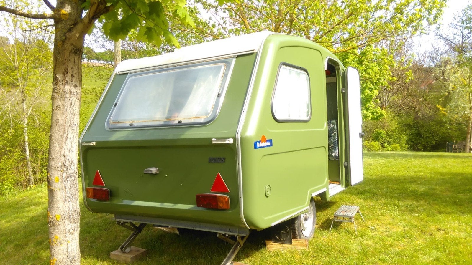 Unieke Retro La Bohème Minicaravan (Polyester/Hefdak) – Groe, Standaardzit, Hefdak, Particulier, 500 - 750 kg