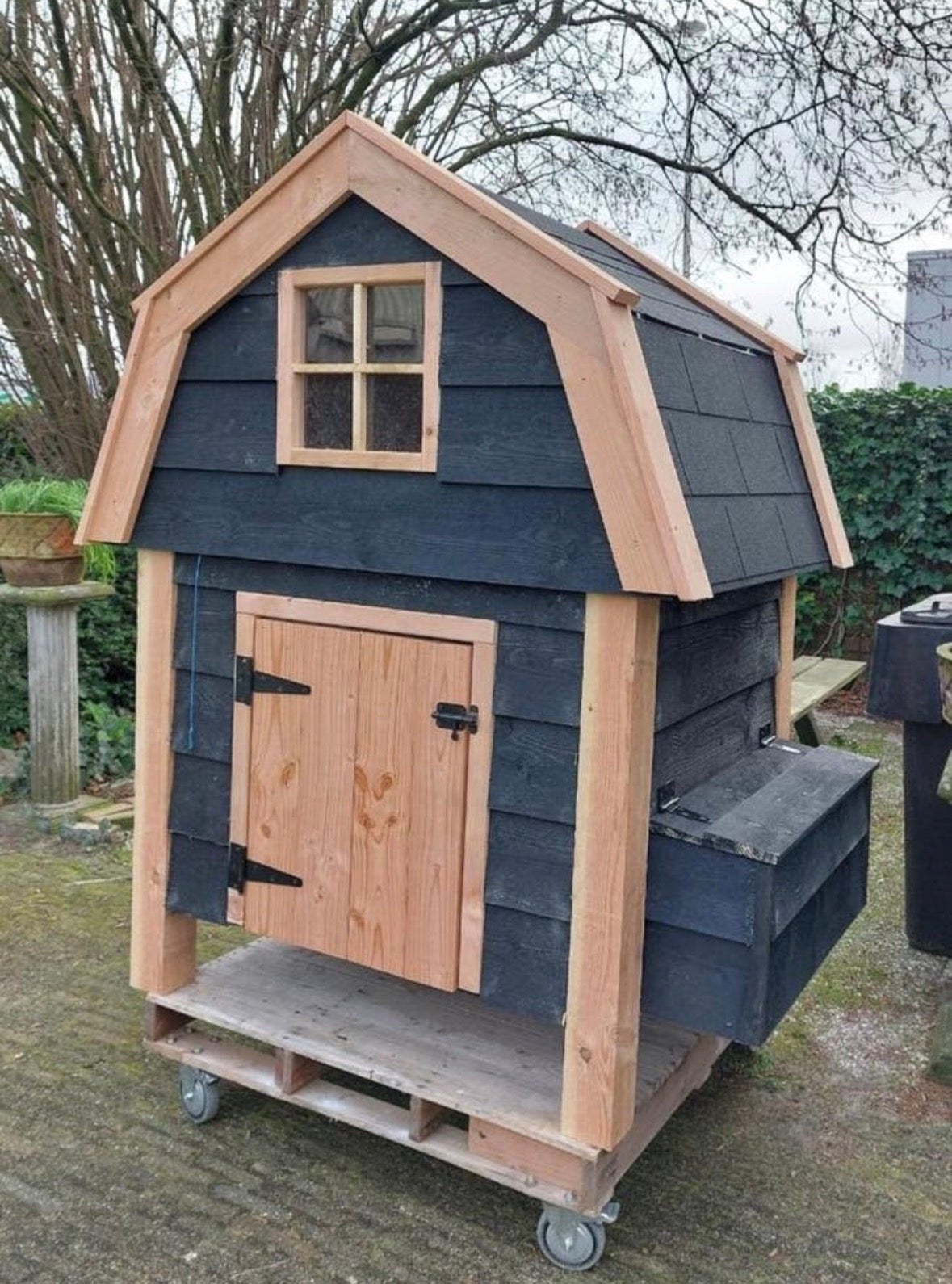 Kippenhokken, hooibergen, vogelvolieren, Dieren en Toebehoren, Ophalen of Verzenden, Zo goed als nieuw, Kippenhok of Kippenren