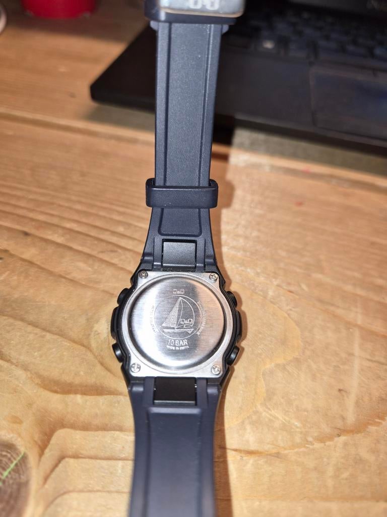 Q&Q horloge (digitaal), Overige materialen, Polshorloge, Overige materialen, Zo goed als nieuw