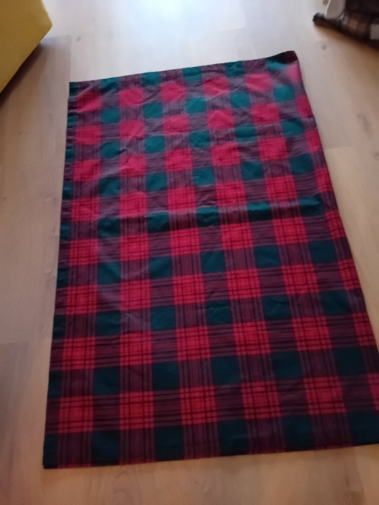 Tafel kleed of idd stof geblokt 165 x 125 dikke stof, Hobby en Vrije tijd, Stoffen en Lappen, 120 cm of meer, Nieuw, Ophalen of Verzenden