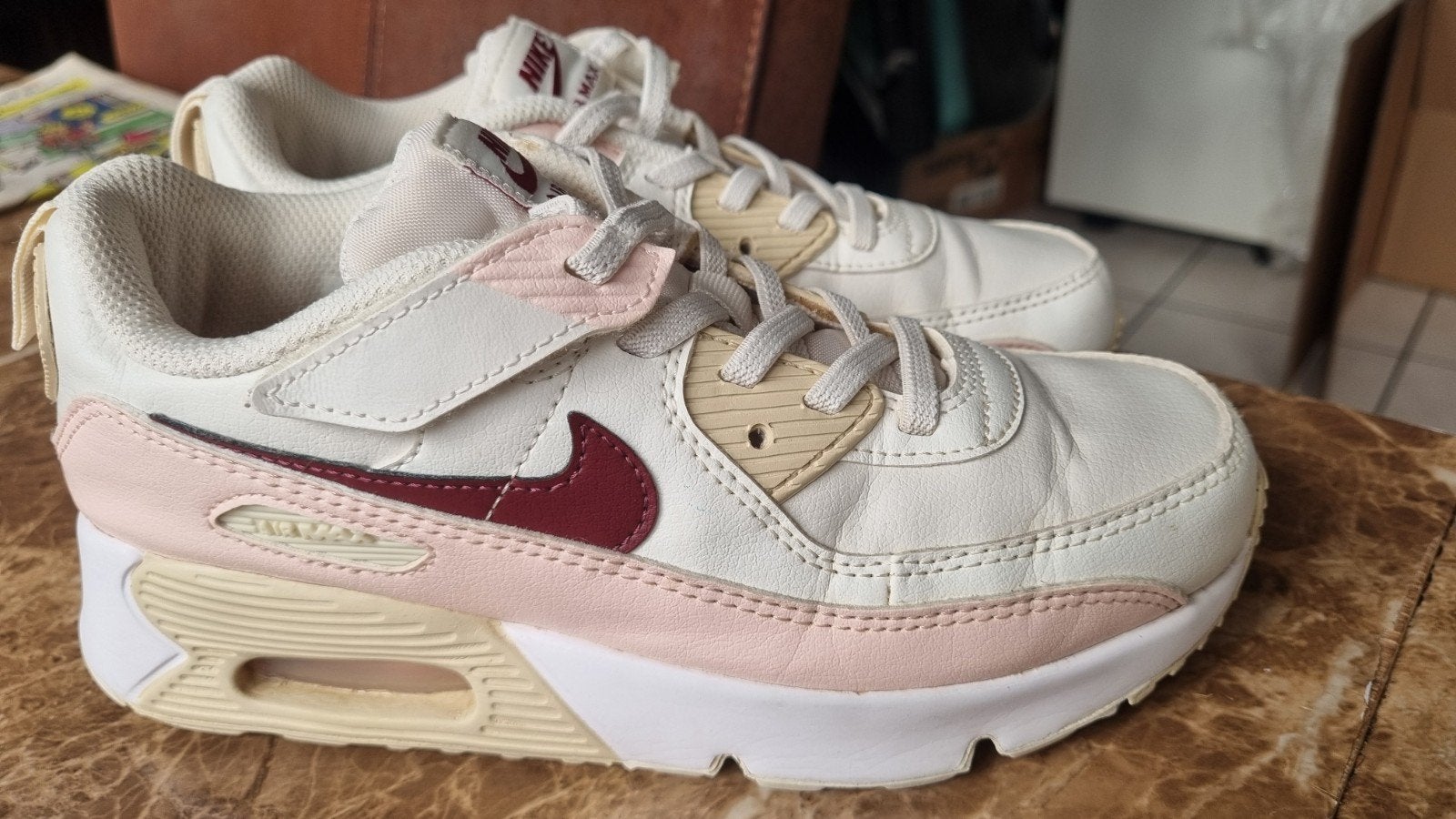 Nike Air Max 90 sneakers voor kinderen - Maat 35, Meisje, Sportschoenen, Ophalen of Verzenden, Zo goed als nieuw