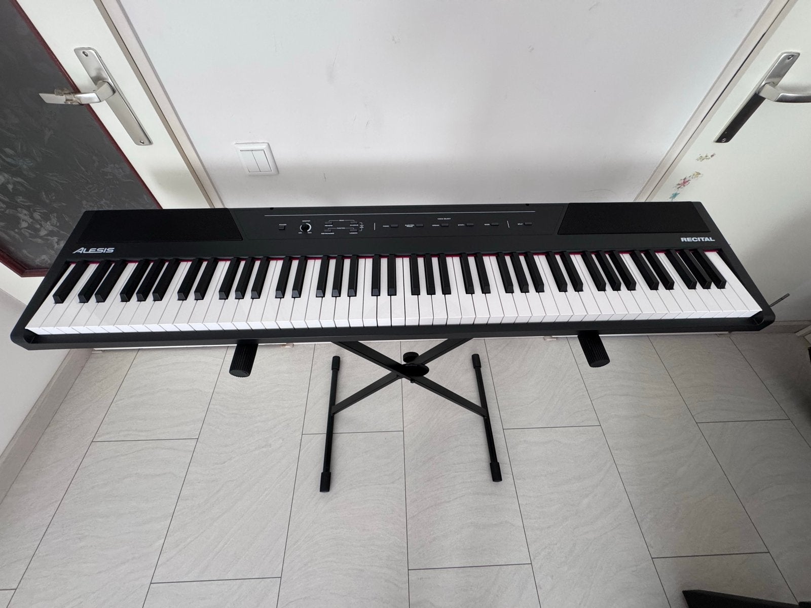 Alesis Recital 88-toetsen Digitale Piano met Standaard