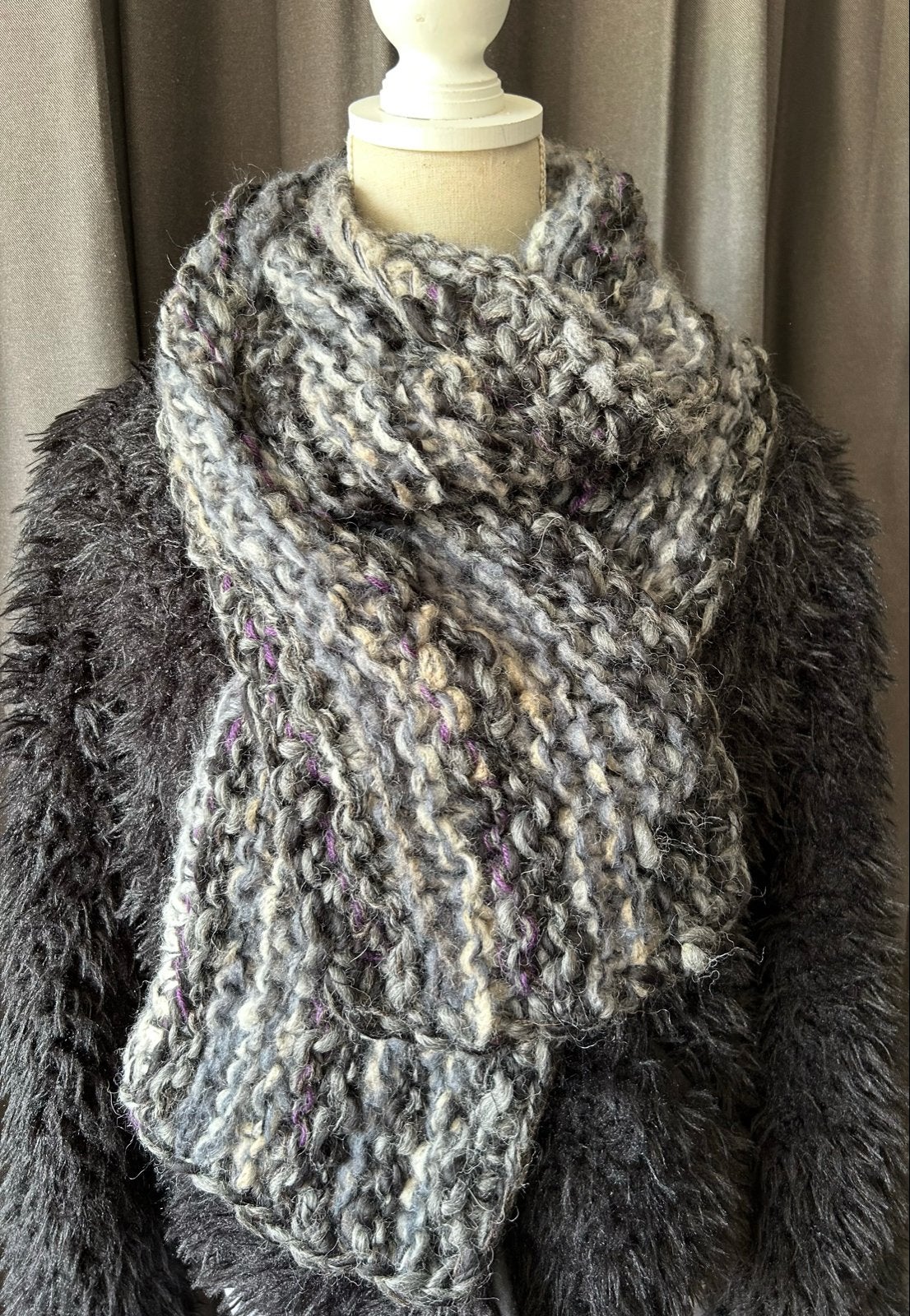 Handgebreide unisex warme sjaal (175 x 20)- Zwart/Grijs, Ophalen of Verzenden, Nieuw, Sjaal