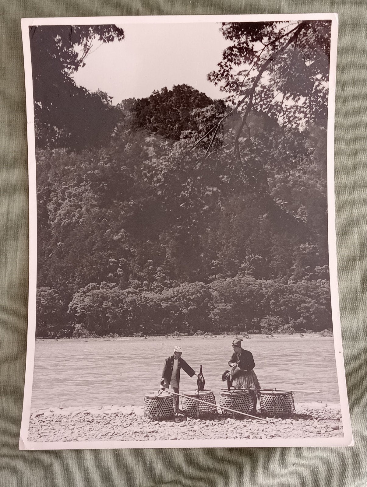 Lutke-Meijer Ezhou Hubei China 1957 Vissers met aalscholver, Ophalen of Verzenden, 1940 tot 1960, Gebruikt, Overige onderwerpen